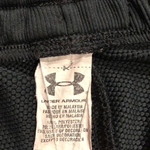 Under Armour Performance Football Shorts Sz. L - Picture 2 of 8